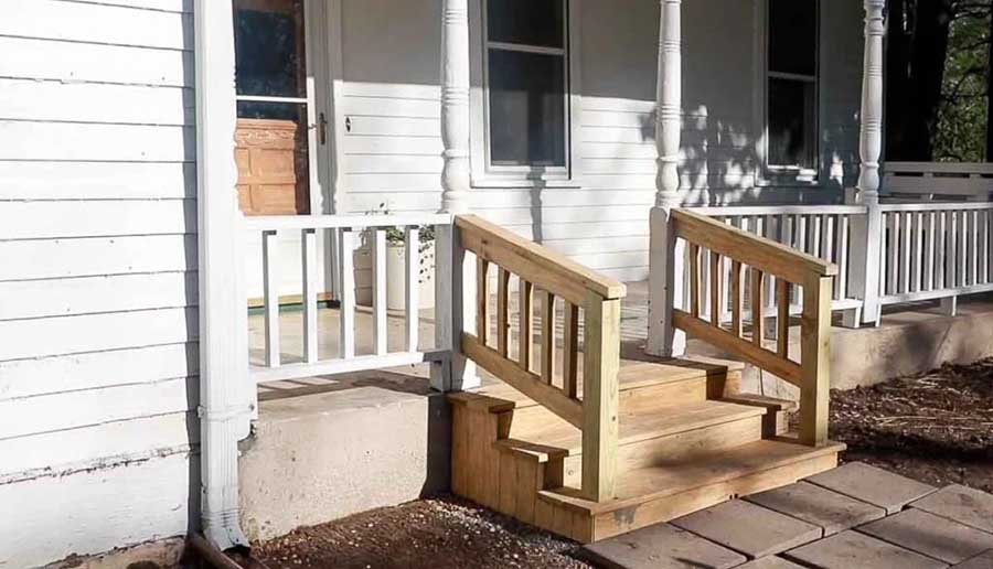 2407 Front steps.jpg