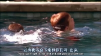 S01E01 LYNETTE struggles in the pool with the boys, splashing around as the boys try to swim away from her